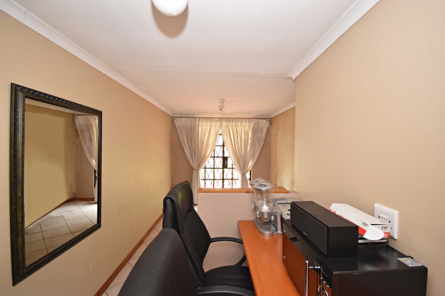 4 Bedroom Property for Sale in Bromhof Gauteng