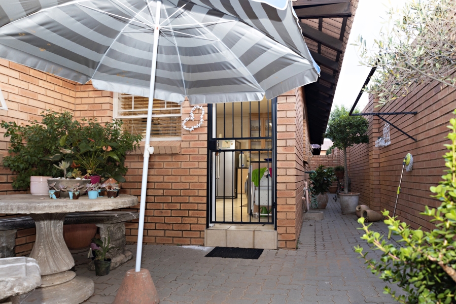 3 Bedroom Property for Sale in Hazeldean Gauteng