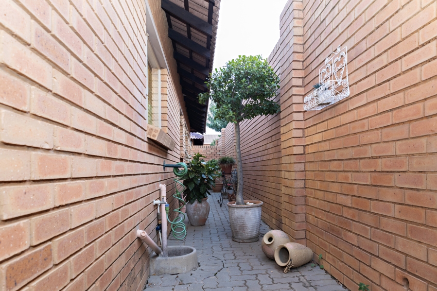 3 Bedroom Property for Sale in Hazeldean Gauteng