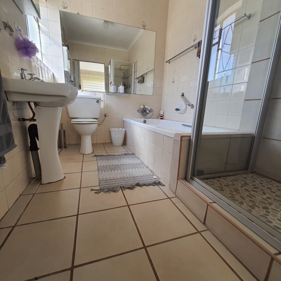 4 Bedroom Property for Sale in Sharon Park Gauteng