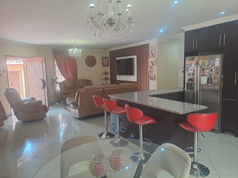 3 Bedroom Property for Sale in New Redruth Gauteng