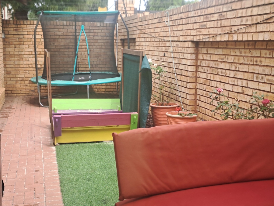 3 Bedroom Property for Sale in New Redruth Gauteng