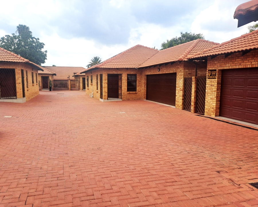 3 Bedroom Property for Sale in New Redruth Gauteng