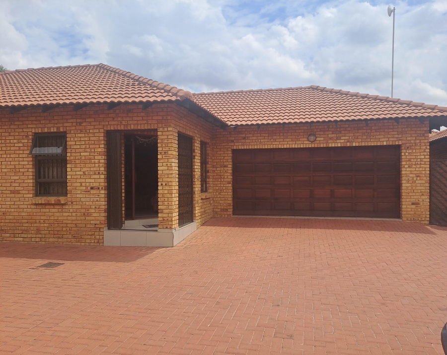 3 Bedroom Property for Sale in New Redruth Gauteng