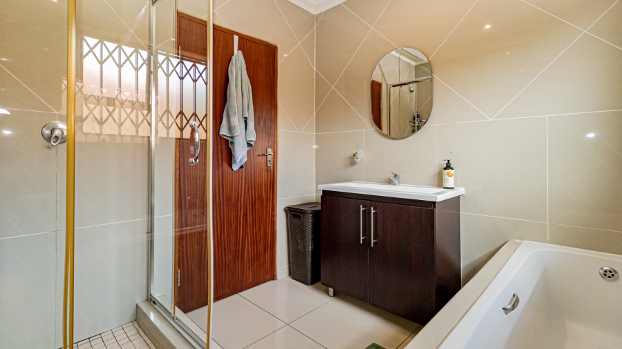 3 Bedroom Property for Sale in New Redruth Gauteng