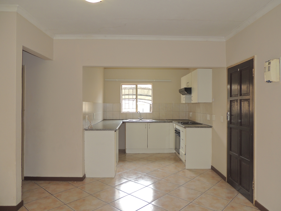 To Let 2 Bedroom Property for Rent in Greenhills Gauteng