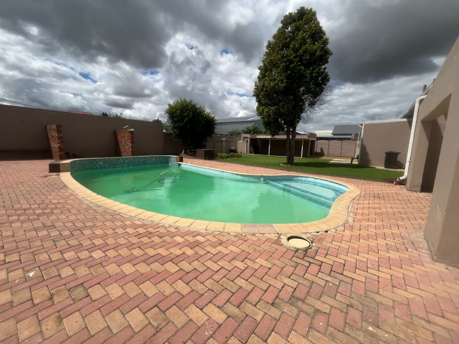 4 Bedroom Property for Sale in Brakpan Central Gauteng