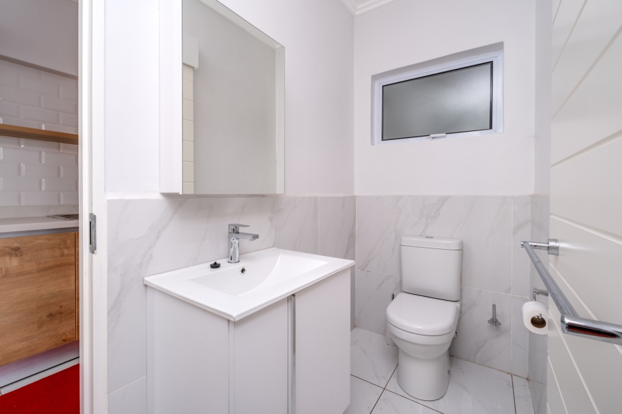 1 Bedroom Property for Sale in Bryanston Gauteng