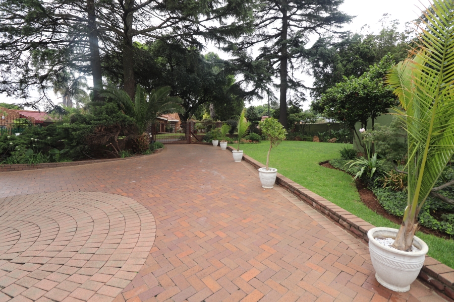 To Let 1 Bedroom Property for Rent in Terenure Gauteng