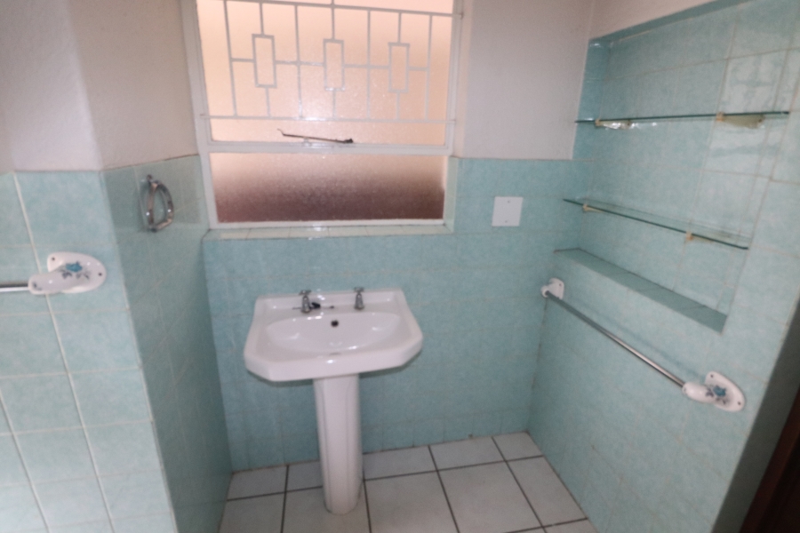 To Let 1 Bedroom Property for Rent in Terenure Gauteng