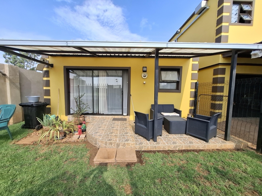 5 Bedroom Property for Sale in Aston Lake Gauteng