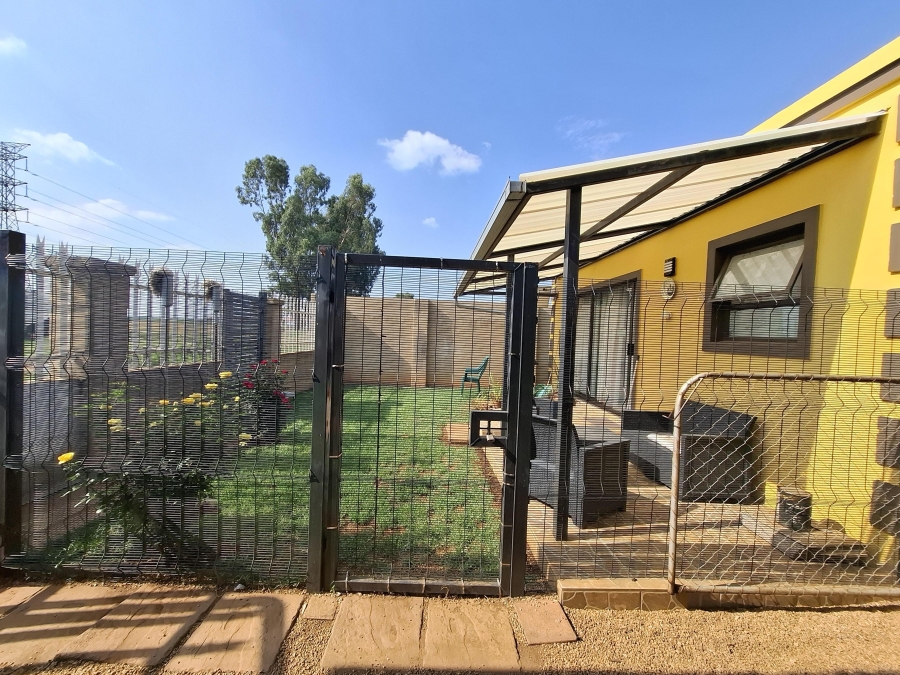 5 Bedroom Property for Sale in Aston Lake Gauteng