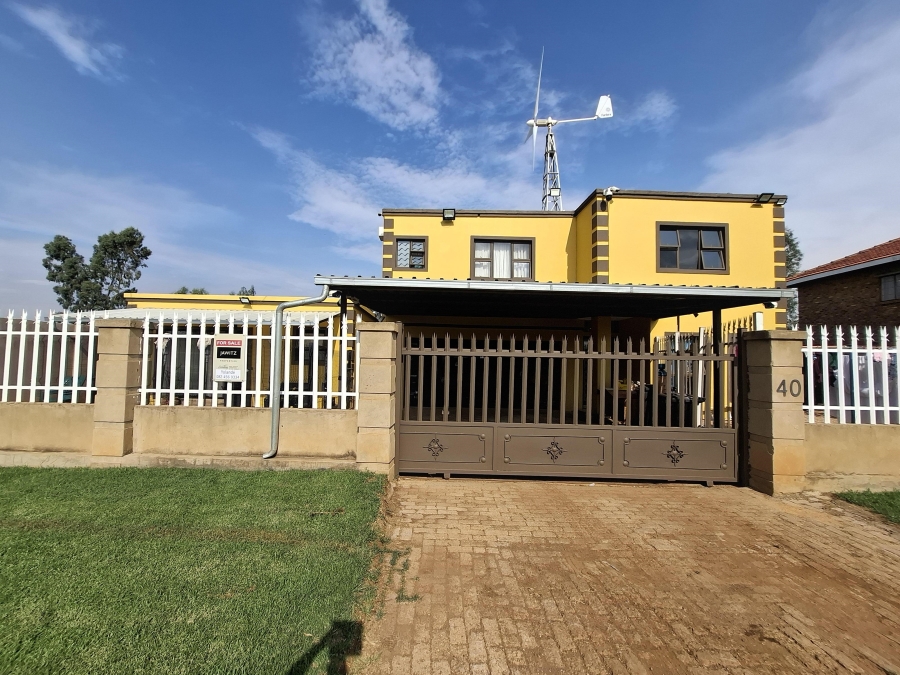 5 Bedroom Property for Sale in Aston Lake Gauteng