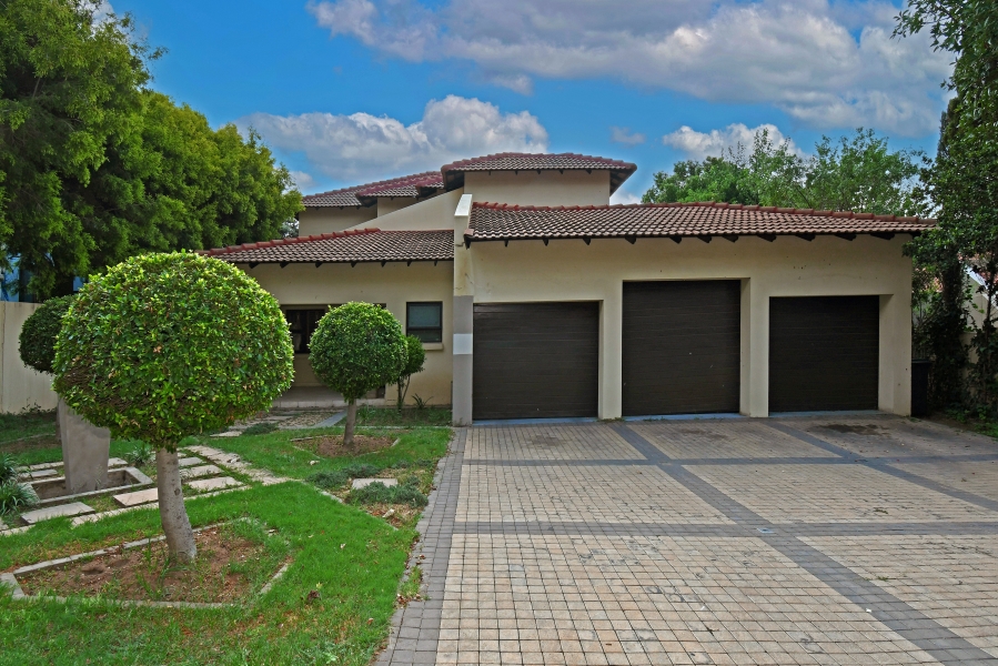 5 Bedroom Property for Sale in Broadacres Gauteng