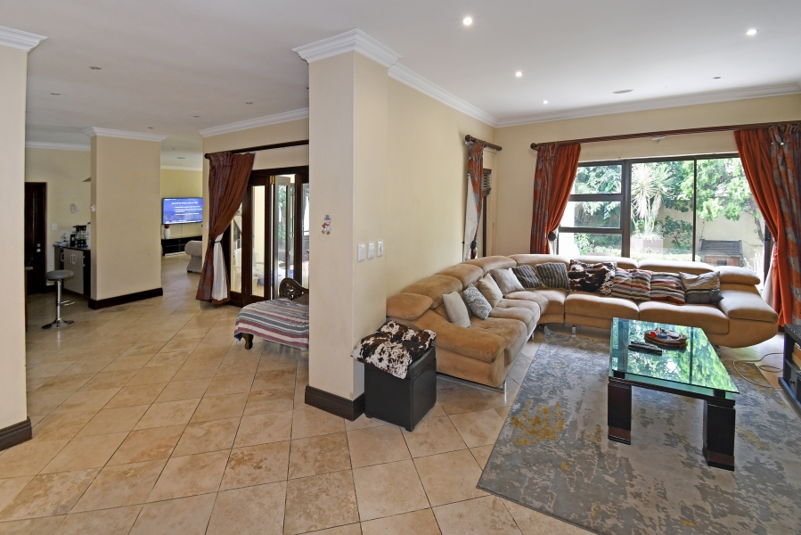 5 Bedroom Property for Sale in Broadacres Gauteng