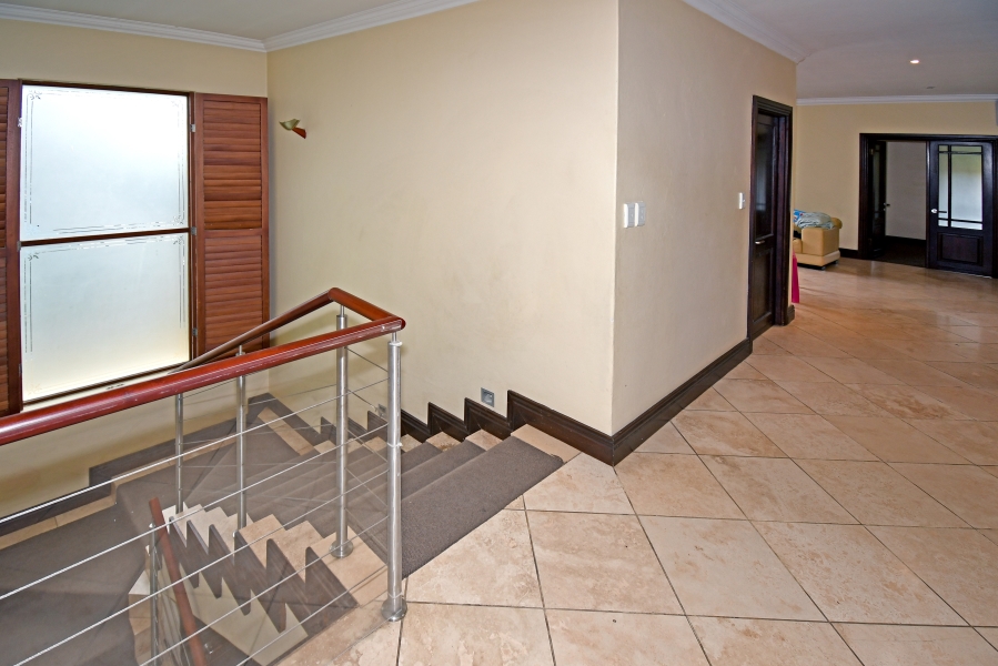 5 Bedroom Property for Sale in Broadacres Gauteng