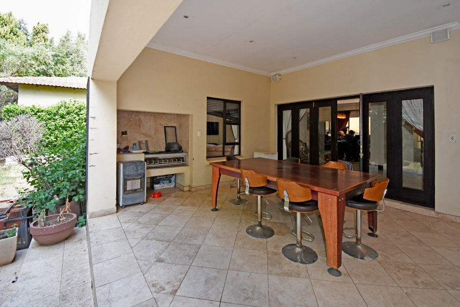 5 Bedroom Property for Sale in Broadacres Gauteng