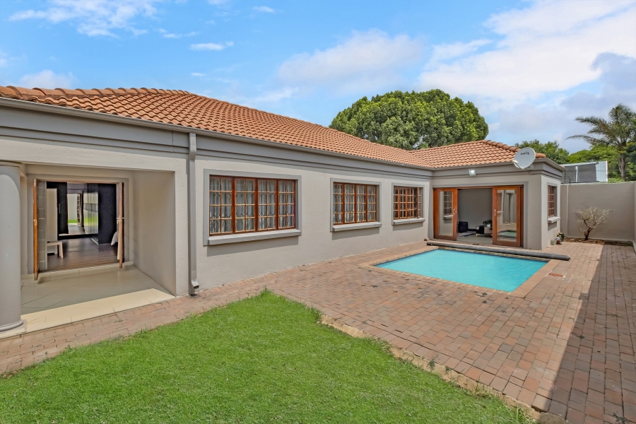 3 Bedroom Property for Sale in Linden Gauteng