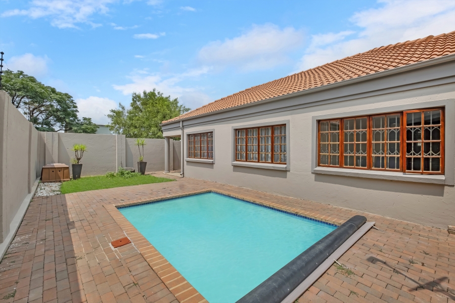 3 Bedroom Property for Sale in Linden Gauteng