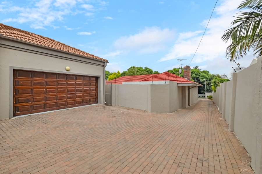 3 Bedroom Property for Sale in Linden Gauteng