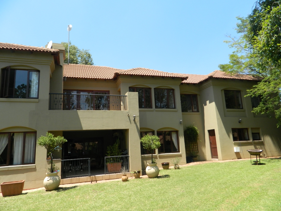 To Let 4 Bedroom Property for Rent in Silver Lakes Golf Estate Gauteng