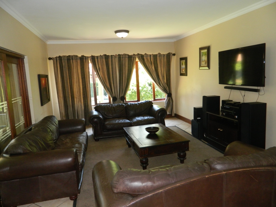 To Let 4 Bedroom Property for Rent in Silver Lakes Golf Estate Gauteng