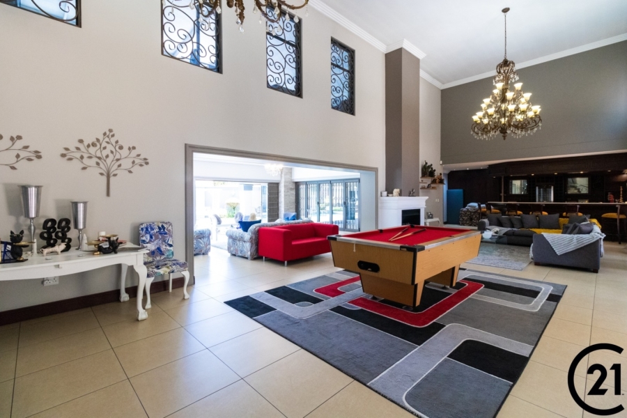 5 Bedroom Property for Sale in Lakefield Gauteng