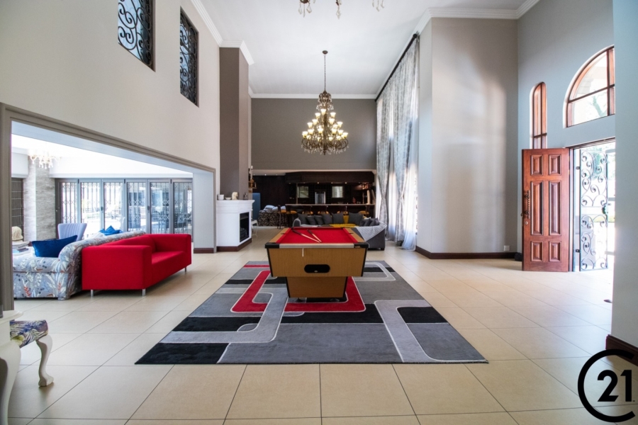 5 Bedroom Property for Sale in Lakefield Gauteng