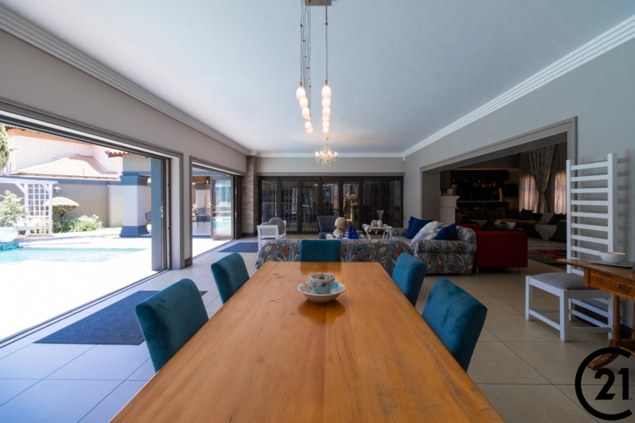 5 Bedroom Property for Sale in Lakefield Gauteng