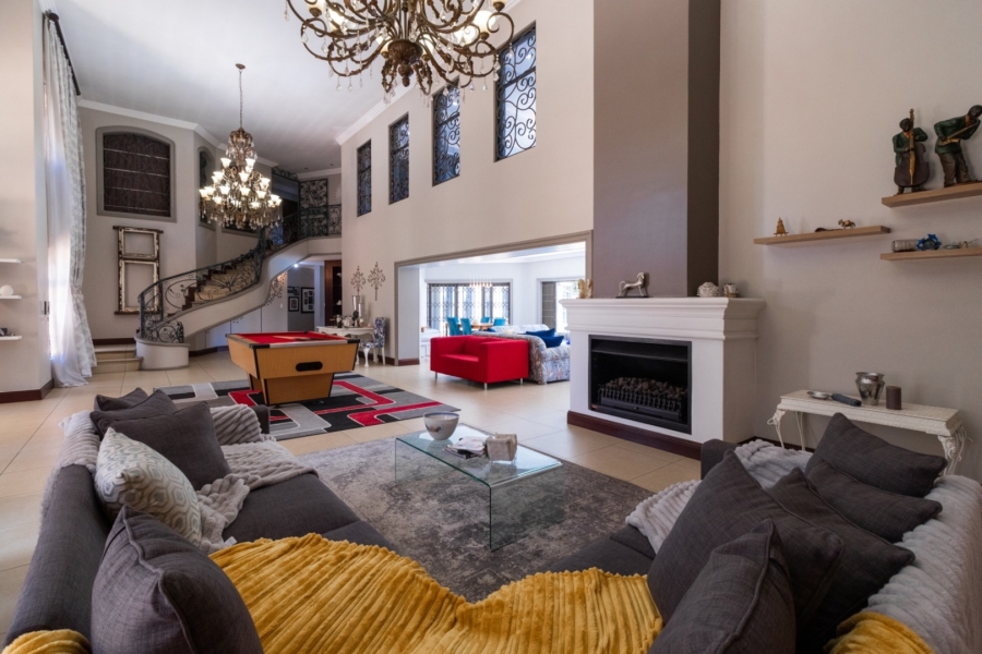 5 Bedroom Property for Sale in Lakefield Gauteng