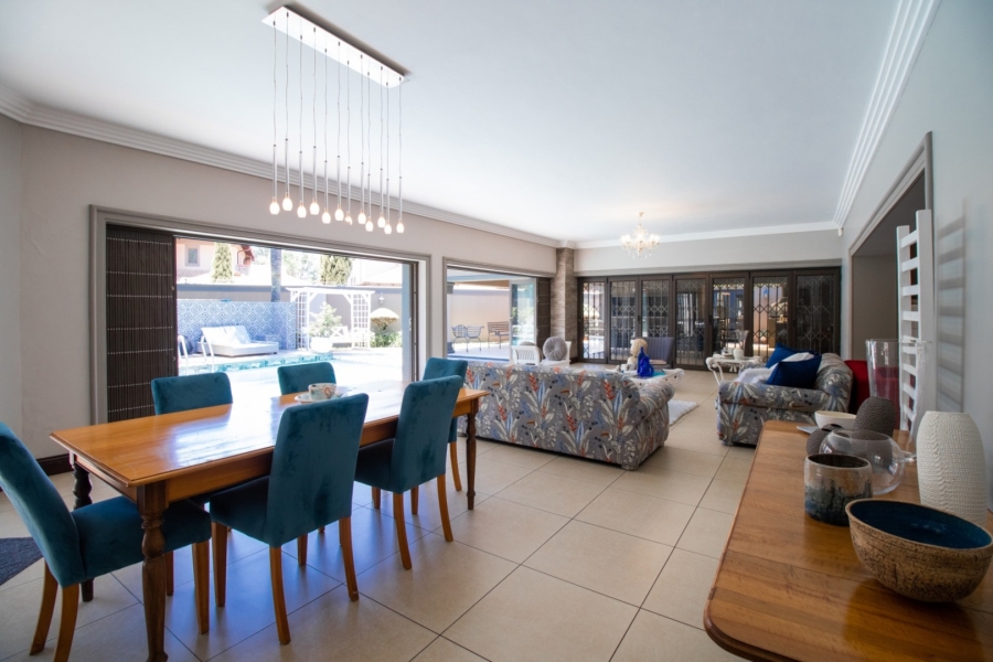 5 Bedroom Property for Sale in Lakefield Gauteng