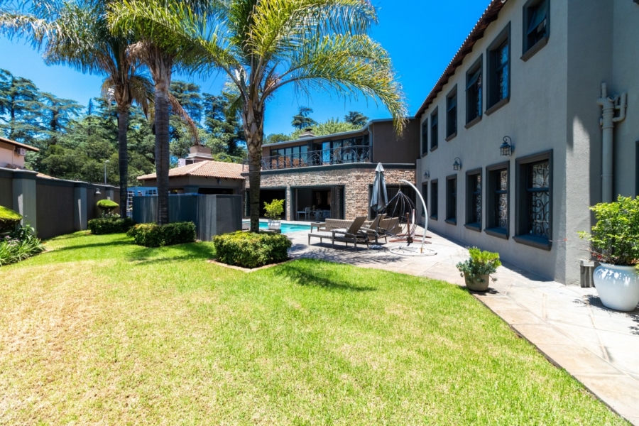 5 Bedroom Property for Sale in Lakefield Gauteng