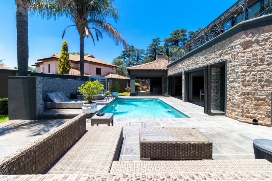 5 Bedroom Property for Sale in Lakefield Gauteng