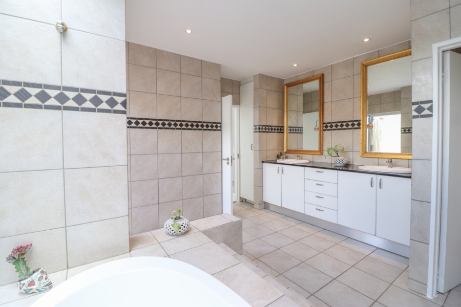 3 Bedroom Property for Sale in Morningside Gauteng