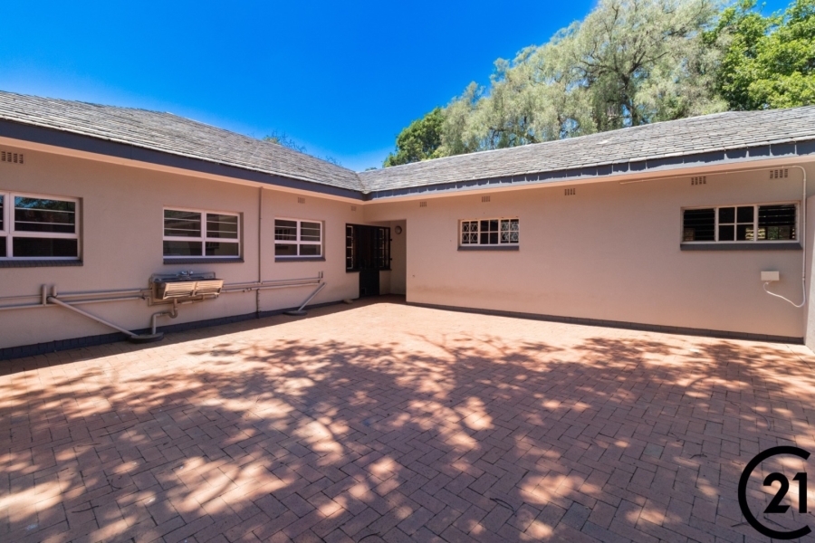 4 Bedroom Property for Sale in Lakefield Gauteng