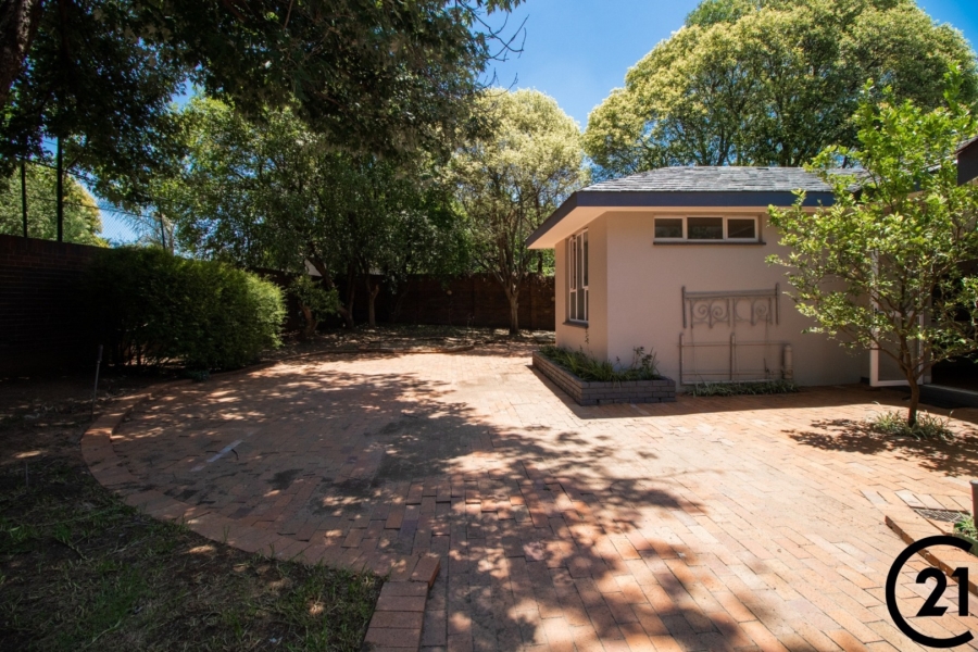 4 Bedroom Property for Sale in Lakefield Gauteng