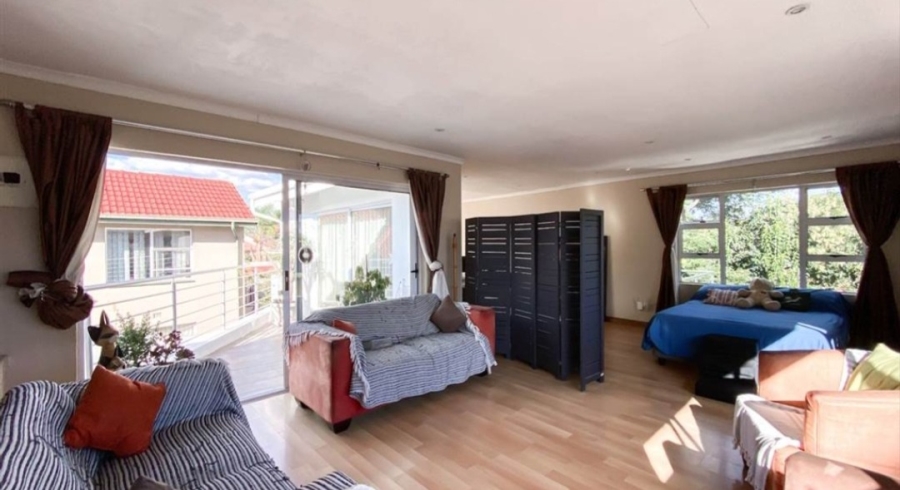 3 Bedroom Property for Sale in Linmeyer Gauteng