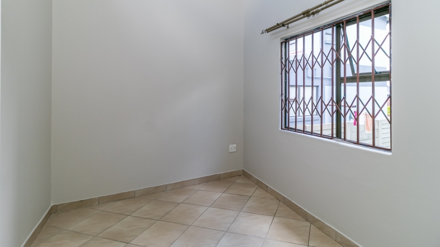 To Let 2 Bedroom Property for Rent in Noordwyk Gauteng