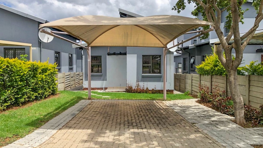 To Let 2 Bedroom Property for Rent in Noordwyk Gauteng