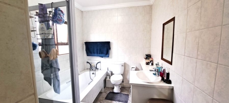 2 Bedroom Property for Sale in Bryanston Gauteng