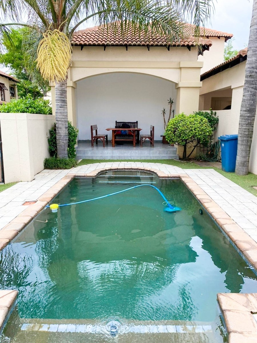 2 Bedroom Property for Sale in Bryanston Gauteng