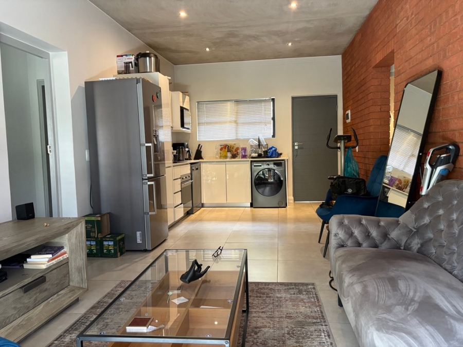 To Let 2 Bedroom Property for Rent in Melrose Gauteng