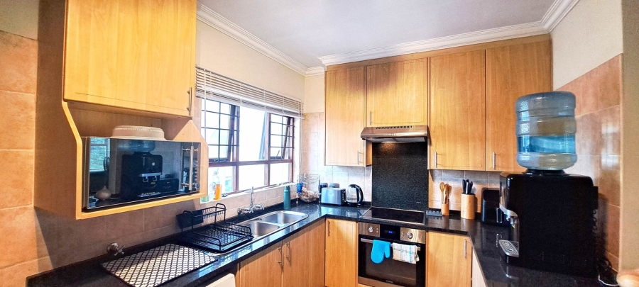 To Let 2 Bedroom Property for Rent in Bryanston Gauteng