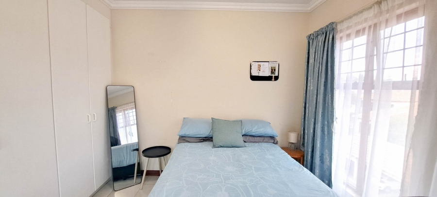 To Let 2 Bedroom Property for Rent in Bryanston Gauteng