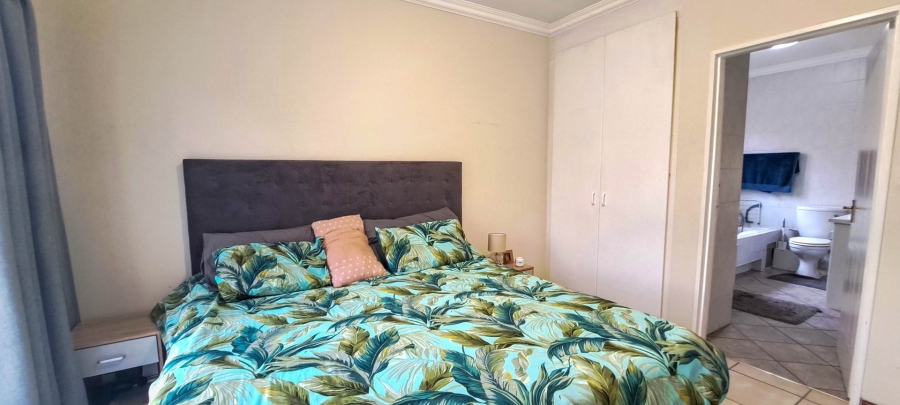 To Let 2 Bedroom Property for Rent in Bryanston Gauteng