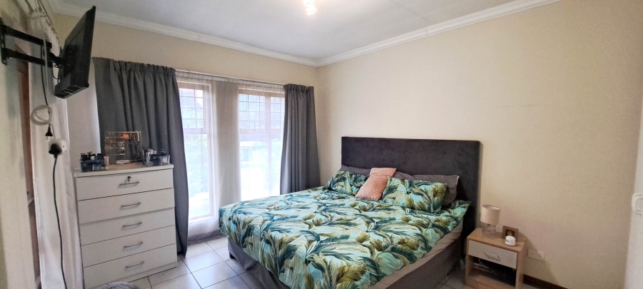 To Let 2 Bedroom Property for Rent in Bryanston Gauteng