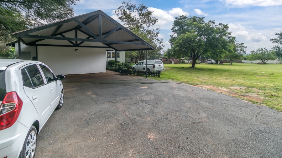 2 Bedroom Property for Sale in Glen Austin Gauteng