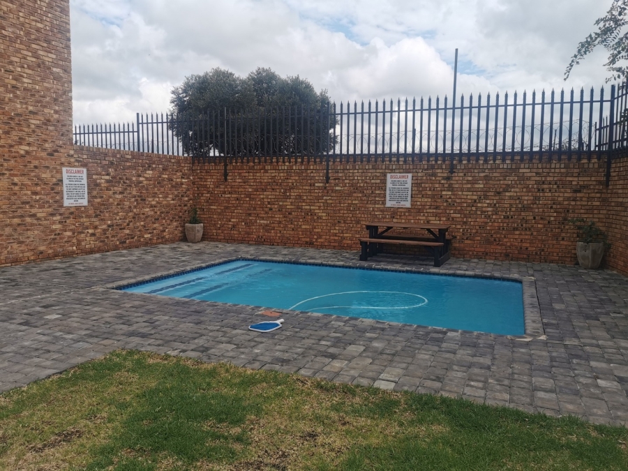 2 Bedroom Property for Sale in Witfield Gauteng