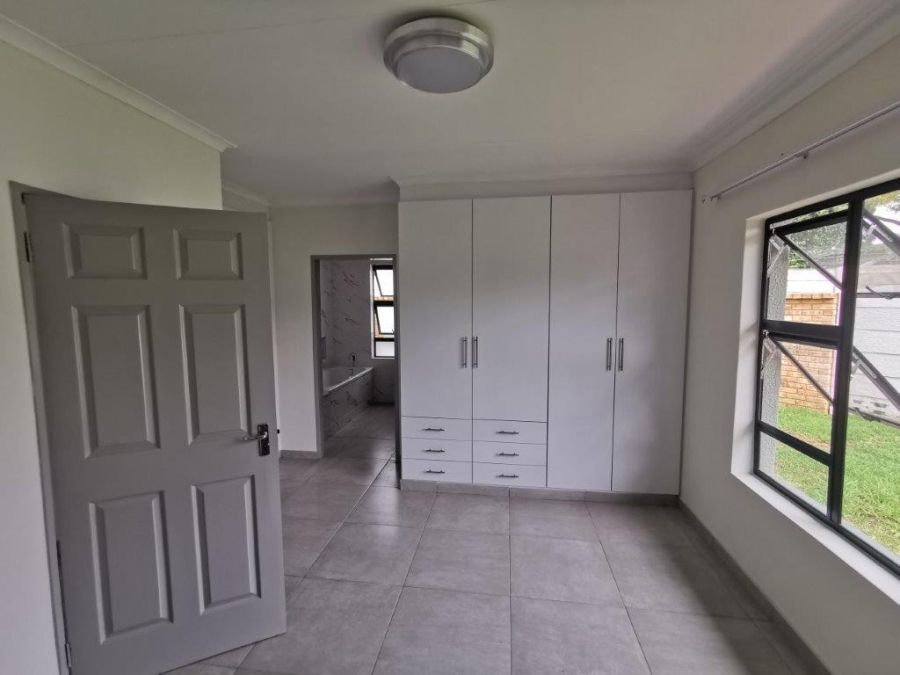 4 Bedroom Property for Sale in Brackenhurst Gauteng