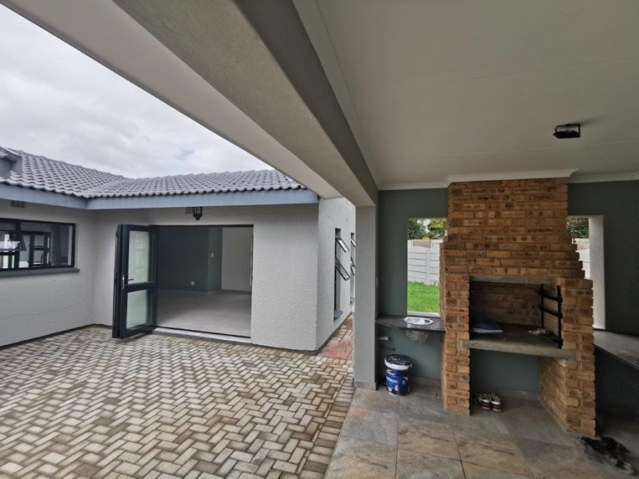 4 Bedroom Property for Sale in Brackenhurst Gauteng